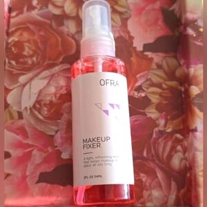 OFRA MINI MAKEUP FIXER SETTING SPRAY.